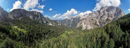 Kranjska Gora House | Erjavčeva mountain hut at Vršič pass