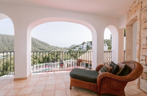 Santa Eulalia del Rio Villa | Villa in Cala Llonga near Beach & Ferry Port