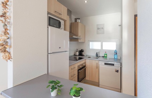 Alhama de Murcia Apartment | Apartment 'Luxe with Beautiful View' with Mountain View, Pool, Terrace & Garden