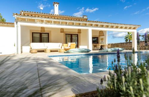 Santa Margalida Villa | Es Mirador de Vernissa Jacuzzi, sauna y piscina