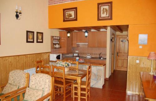 San Martin de la Vega del Al House | Gredos Casa Rural Los Treboles