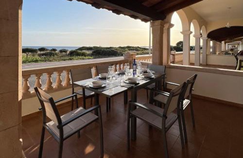 Sa Rapita House | "Es Vell Marí" Casa en primera línea con vistas al mar, parking privado y WiFi