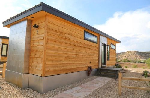 Escalante House | Escalante Escapes Moon Lily- Bunk Escape