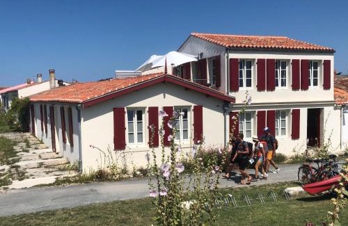 Ile-d'Aix House | Escale Aixoise, gîte de vacances, vue mer, 5 chambres