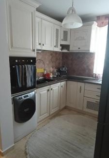 Piatra Neamt Apartment | Escapadă urbană, confort, curte privată și parcare