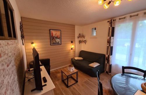 Bielle Apartment | Escapade Montagne en Famille, appartement cosy avec piscine couverte