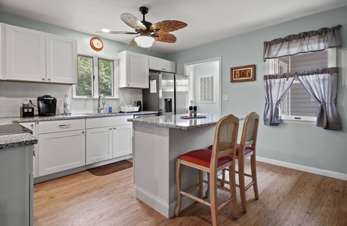 Chincoteague House | Escape at Deep Hole Hideaway - Pet friendly duplex!