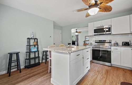 Chincoteague House | Escape at Deep Hole Hideaway - Pet friendly duplex!