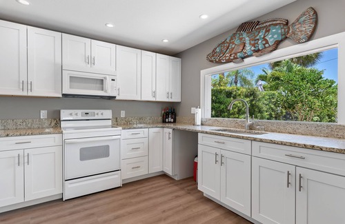 Nokomis Hotel | Escape Coastal Resort on Casey Key