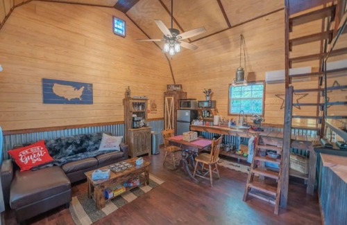 Oakwood House | Escape the chaos of life to relax and recharge.