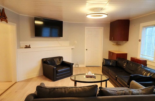 Caledon House | Escape the City with Cottage Style Home in Nature