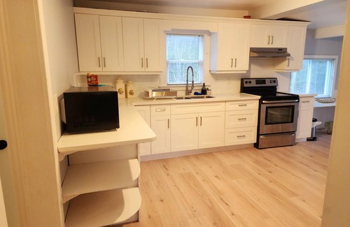 Caledon House | Escape the City with Cottage Style Home in Nature