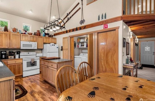 Leavenworth Cabin | Escape the hustle and bustle. Take time to relax and recharge!