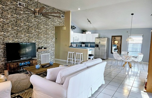 Doctor's Arm House | Escape the Ordinary and Experience Island Paradise