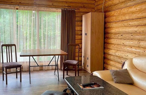 Debet Villa | Escape the ordinary and discover a world of beauty at Riverside Eco Resort.