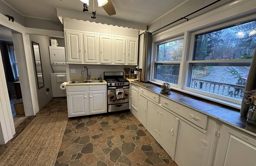 Wurtsboro Cabin | Escape to a Streamside Cabin in the Lower Catskills