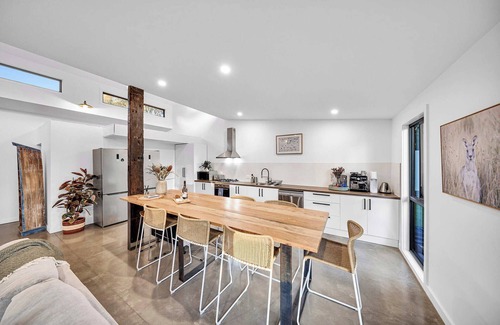 Bells Beach House | Escape to a unique house located in the world-renowned surf spot of Bells Beach!