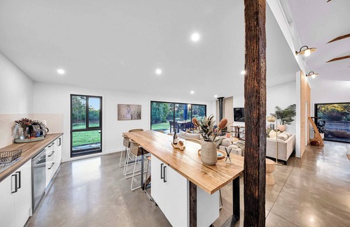 Bells Beach House | Escape to a unique house located in the world-renowned surf spot of Bells Beach!
