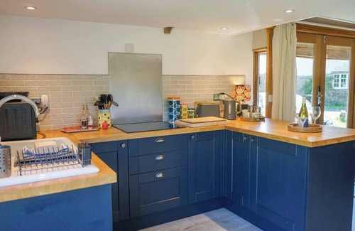 Totnes House | Escape to an Idyllic Countryside Couple's Retreat