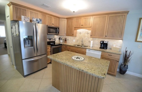 Marathon House | Escape to beautiful Duck Key. Inquire about special rates for April - November.