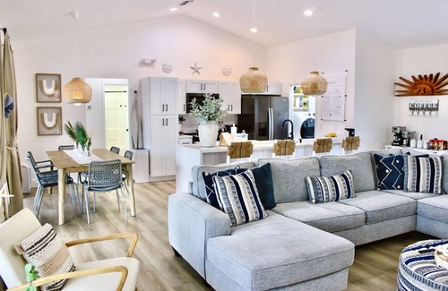 Safety Harbor Club House | Escape to CASA PALMA HIDEAWAY! 4BD/3BA, Pool, Outdoor Kitchen, boat slip & More!