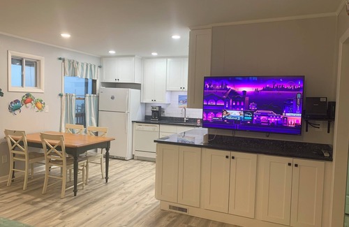 Chincoteague Condo | Escape to Chincoteague, just 7 mins from wildlife refuge