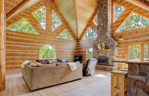 Cass County Cabin | Escape to Luxury: 77-Acre Riverfront Estate, with Outdoor Activities, Sleeps 18
