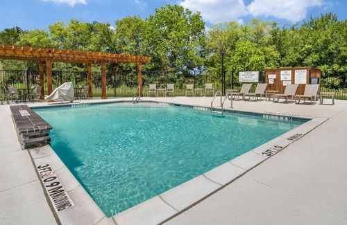 Denton House | Escape to our Lovely Retreat! Enjoy Pool & Gym!