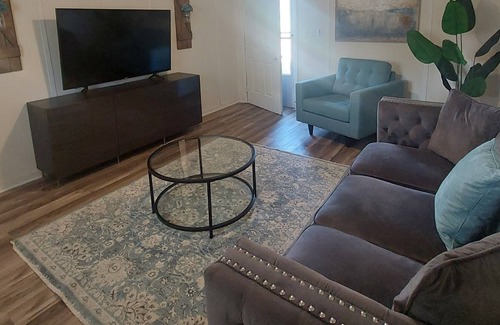 Duncan House | Escape to our newly renovated guest house in Duncan, SC! Enjoy a serene location