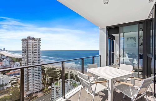 Burleigh Heads Apartment | Escape to paradise at this exquisite 2 bedroom, 2 bathroom apartment.