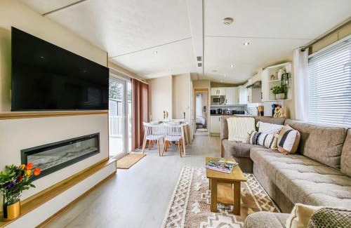 Pevensey Ski Chalet | Escape to Paradise at Pevensey Bay Holiday Park 13 Woodland Walk