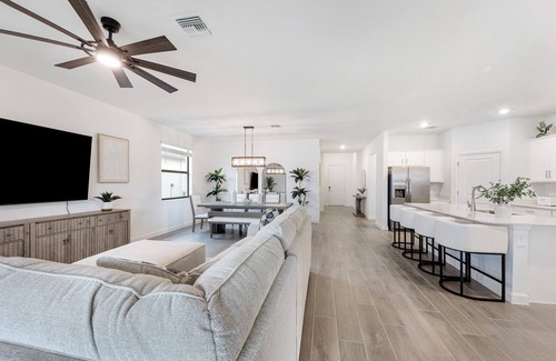 Gateway House | Escape to Paradise!