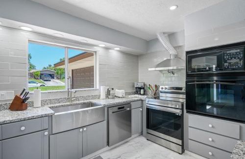 Clearwater Villa | Escape To Pool Luxury Villa w 4-Bedroom
