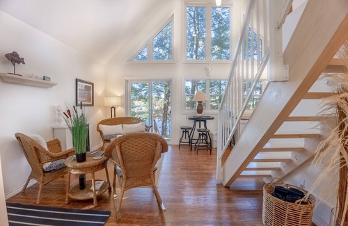 Sharbot Lake Cottage | Escape to romantic serenity.