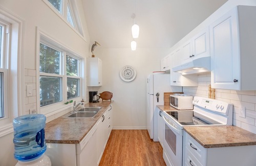 Sharbot Lake Cottage | Escape to romantic serenity.