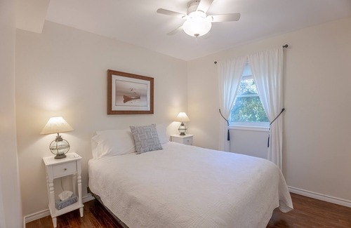 Sharbot Lake Cottage | Escape to romantic serenity.