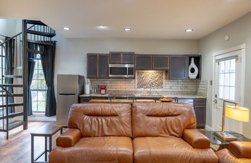 West Oak Hill House | Escape to Serene Luxury in this Cute Modern Minimalist 1 Bedroom Home in Austin!