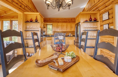 Harrington Ski Chalet | Escape to Serenity: Mountain-Top Cottage with Stunning Lake Views in Harrington