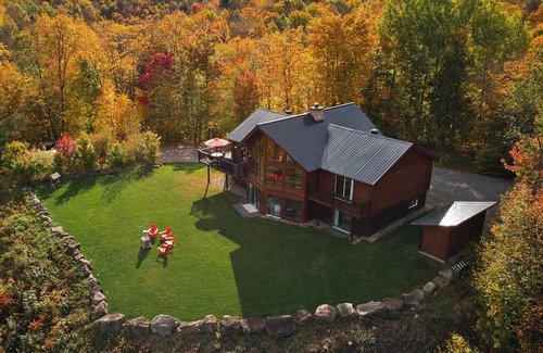 Harrington Ski Chalet | Escape to Serenity: Mountain-Top Cottage with Stunning Lake Views in Harrington