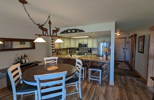 Grand Lake Condo | Escape to Shadow Mountain Lake