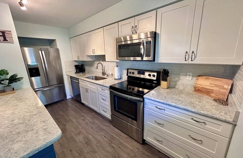 Cape Caneveral Beach Gardens Condo | Escape to the Cape at Ebb Tide 1-bedroom 1-bath condo - 5 minute walk to beach
