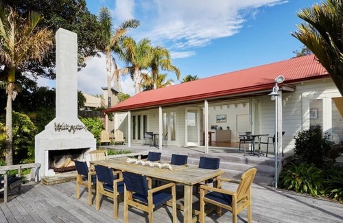 Whakamarama Cottage | Escape to the charming Morning Tide Studio
