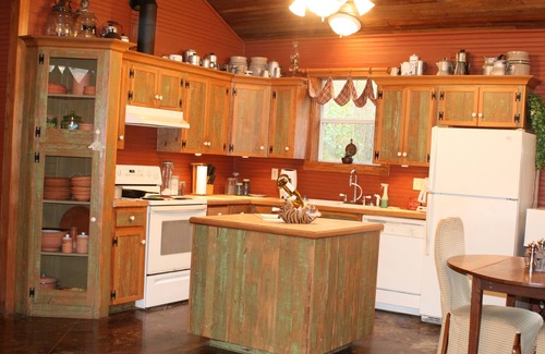 Roxie Cabin | Escape to the peace and quiet of the forest. No planes, trains, highway noise