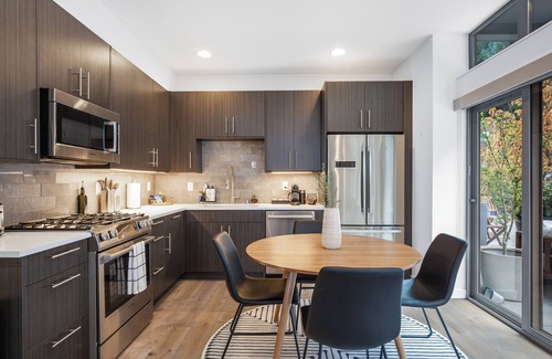 West Seattle House | Escape to this townhome, near Alki Beach