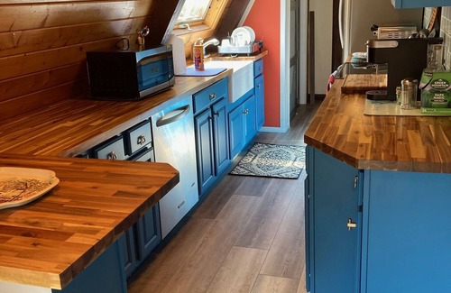 Hunter Ski Chalet | Escape to your cozy A FRAME retreat at Hunter Mountain New York