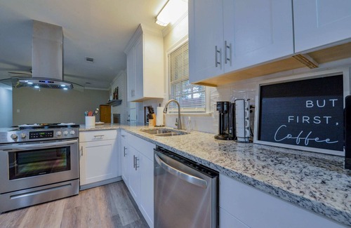 Northport House | Escape to your cozy Northport retreat, just a 5-min drive from University