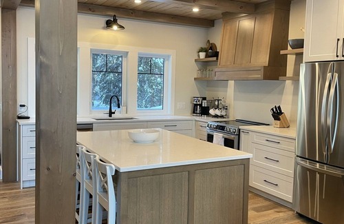 Red Rock Lake Cabin | Escape with the whole family to this new lakefront cottage on Red Rock Lake