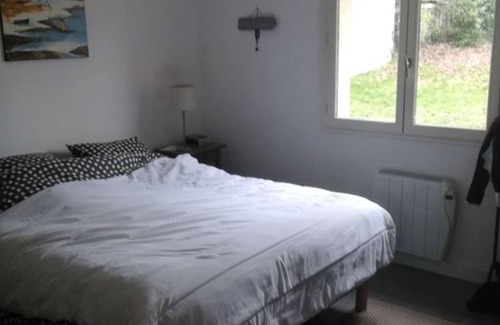 Bout des paves-Chene des Anglais House | Eseka appart located near several amenities