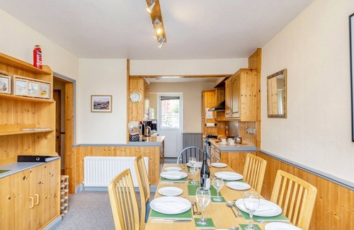 Castleton Cottage | ESKLETS COTTAGE, family friendly, with a garden in Castleton
