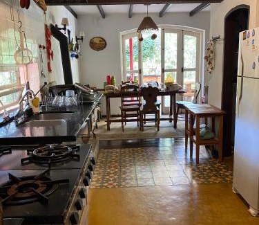 Monte Verde Ski Chalet | Espaço arborizado com Casa e Chalé em bairro nobre de Monte Verde